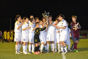 I Giovanissimi alzano la Coppa della Vittoria!